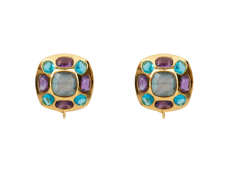 Dominique Studs